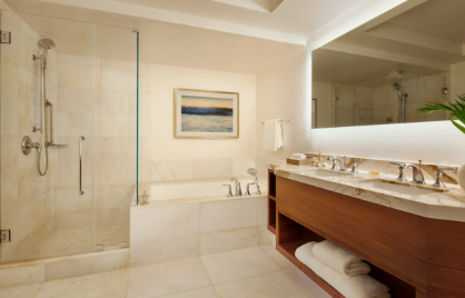 Grand Wailea Napua Club Room bathroom with soaking tub