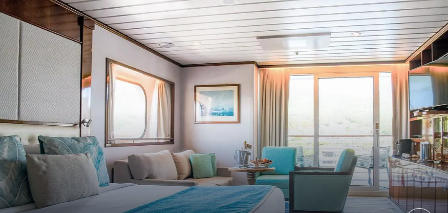 Owner's Suite aboard the m/s Paul Gauguin