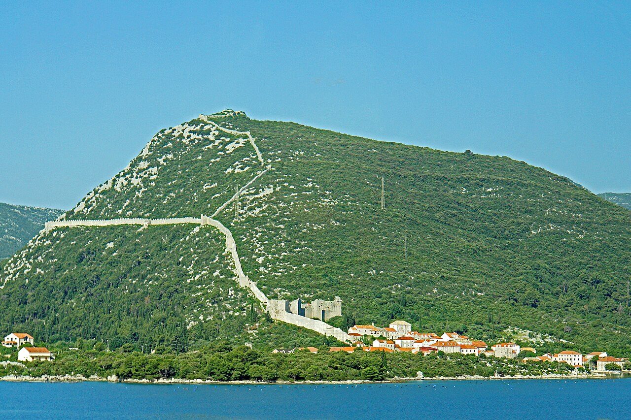Dubrovnik to Split Private Transfer with 5-Course Lunch Included