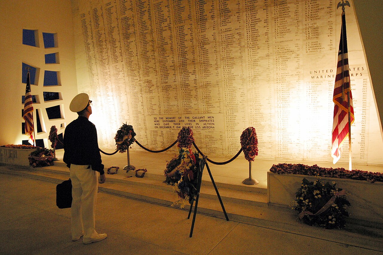 Small Group VIP Deluxe Arizona Memorial and USS Missouri Battleship Tour