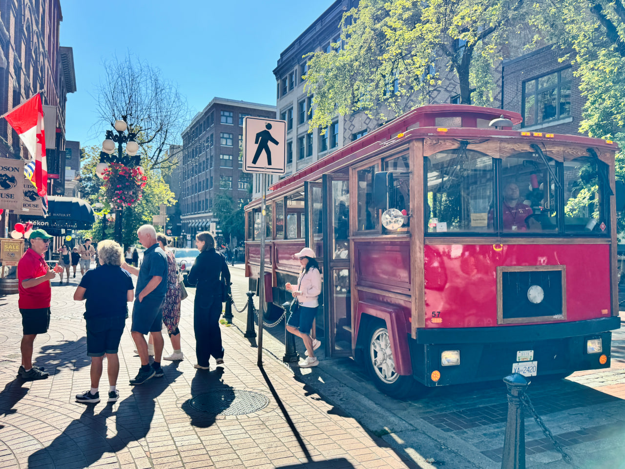 Vancouver Hop On Hop Off Trolley Tour w/ 20 Stops & Live Guide