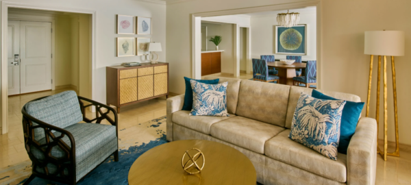 Molokini Suite - 1 King Bed lroom