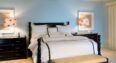 hoolei-king-bedroom-blue-wall