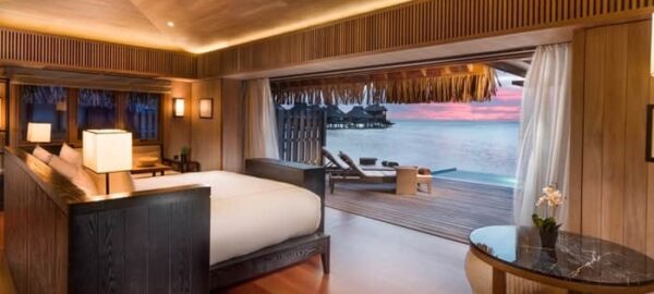 Conrad Bora Bora King OVerwater Luxury iew with Plunge Pool