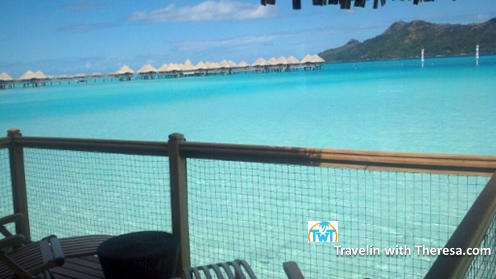 overater-lagoon-view-Le-Meridien-Bora