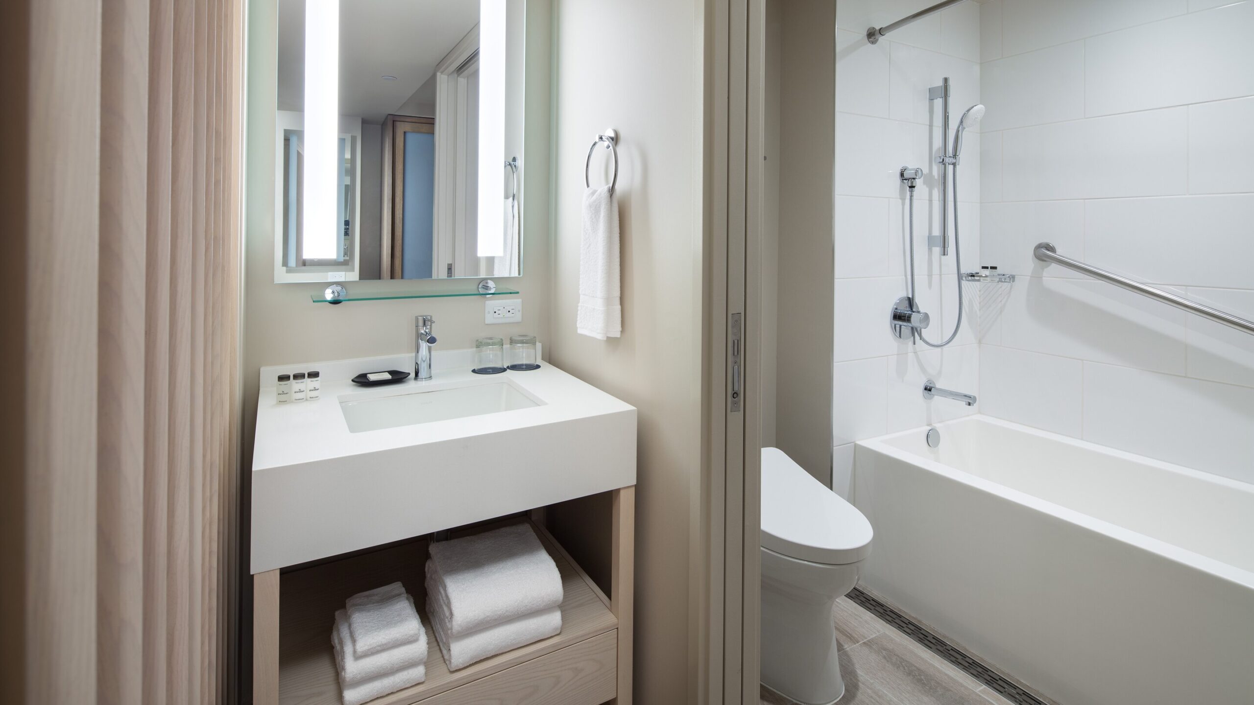 sheraton-waikiki-bathroom-upgrade