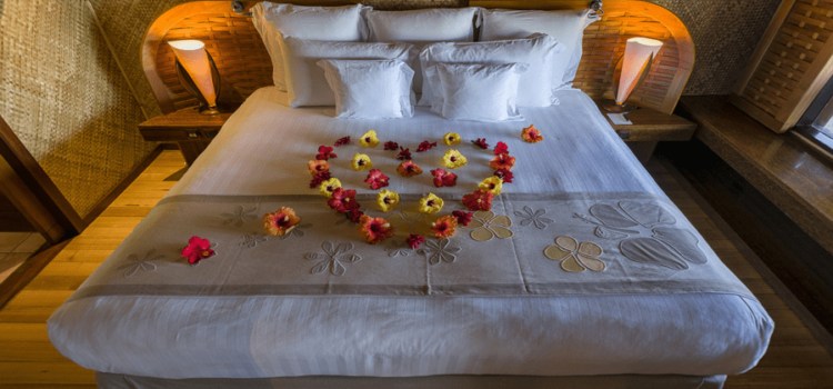 Ic Moana king bed