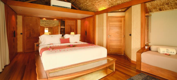 Tahaa Bora Bora Overwater king