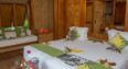 pearl garden-pool-villa -bed