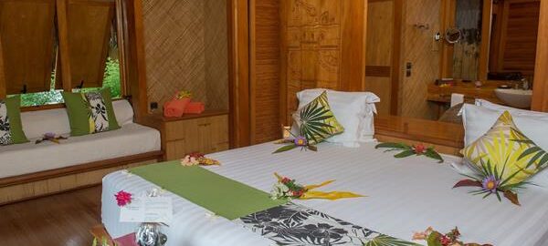 pearl garden-pool-villa -bed