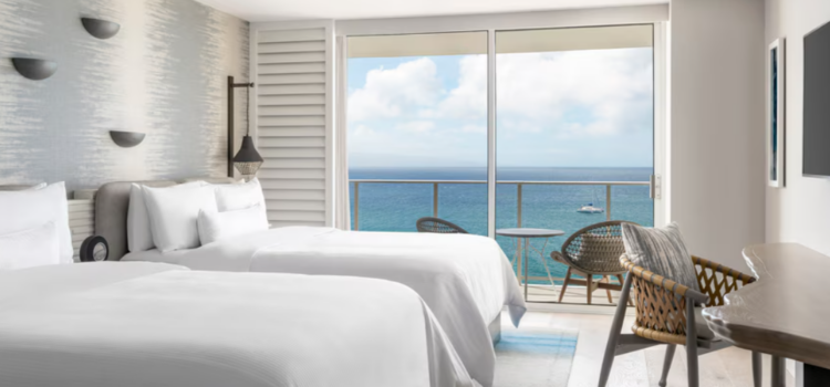 Hokupa'a - Oceanfront, 2 Queen w/Lanai -Club Level