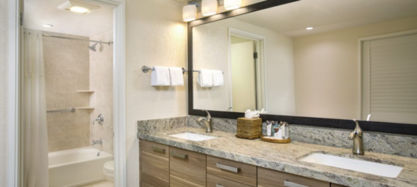 napili-beachfront-studio bathroom