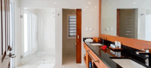 Lomani Fiji Bathroom