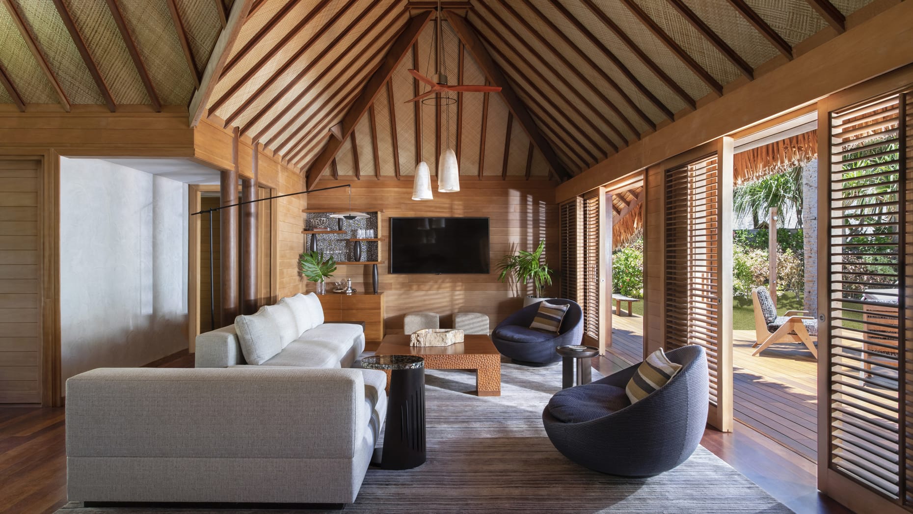 Beachfront Villa Estate living room
