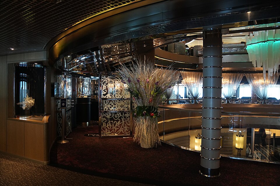 Pinnacle Grill steakhouse aboard Nieuw Amsterdam