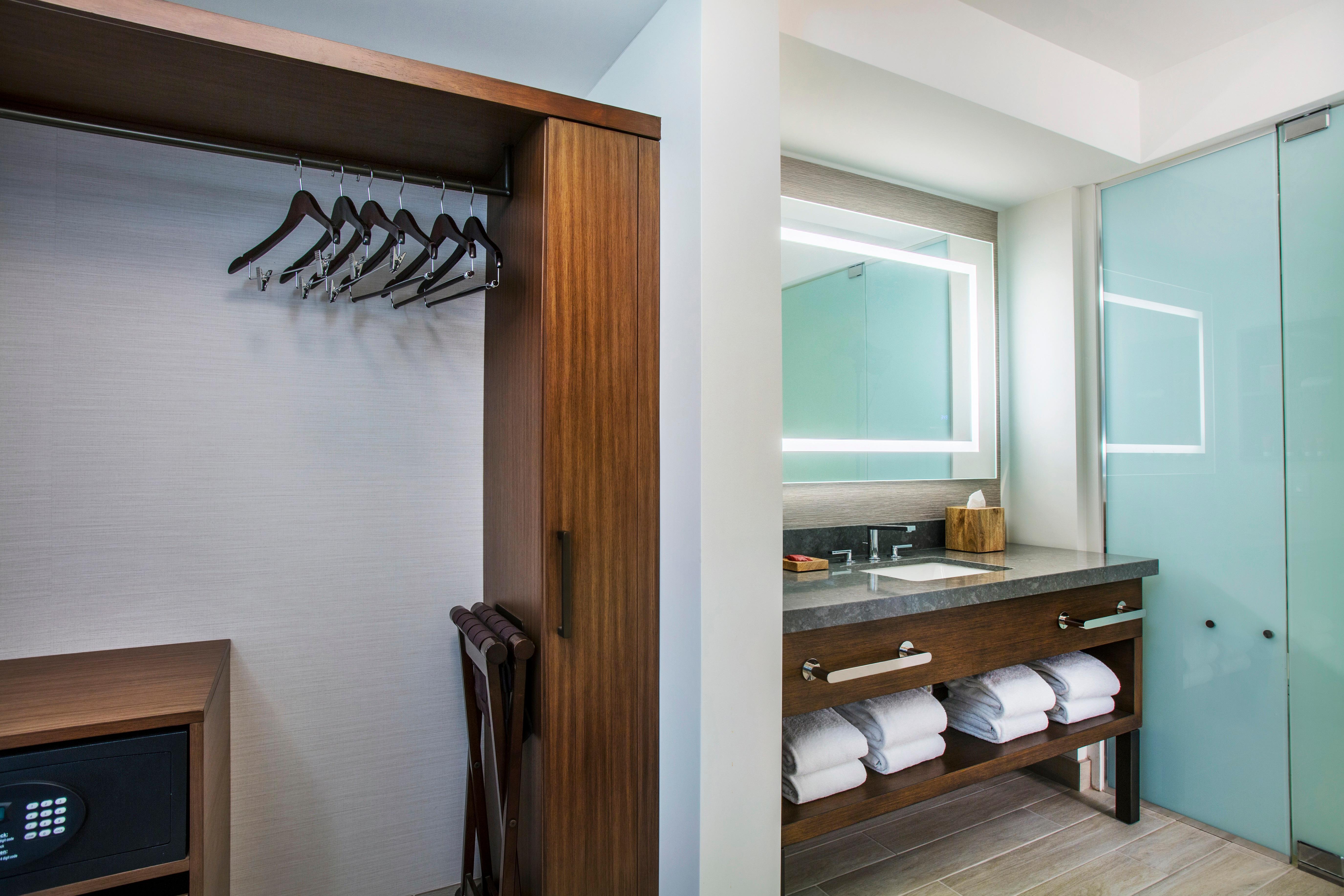 Hyatt Regency Maui renovated marble bathroom