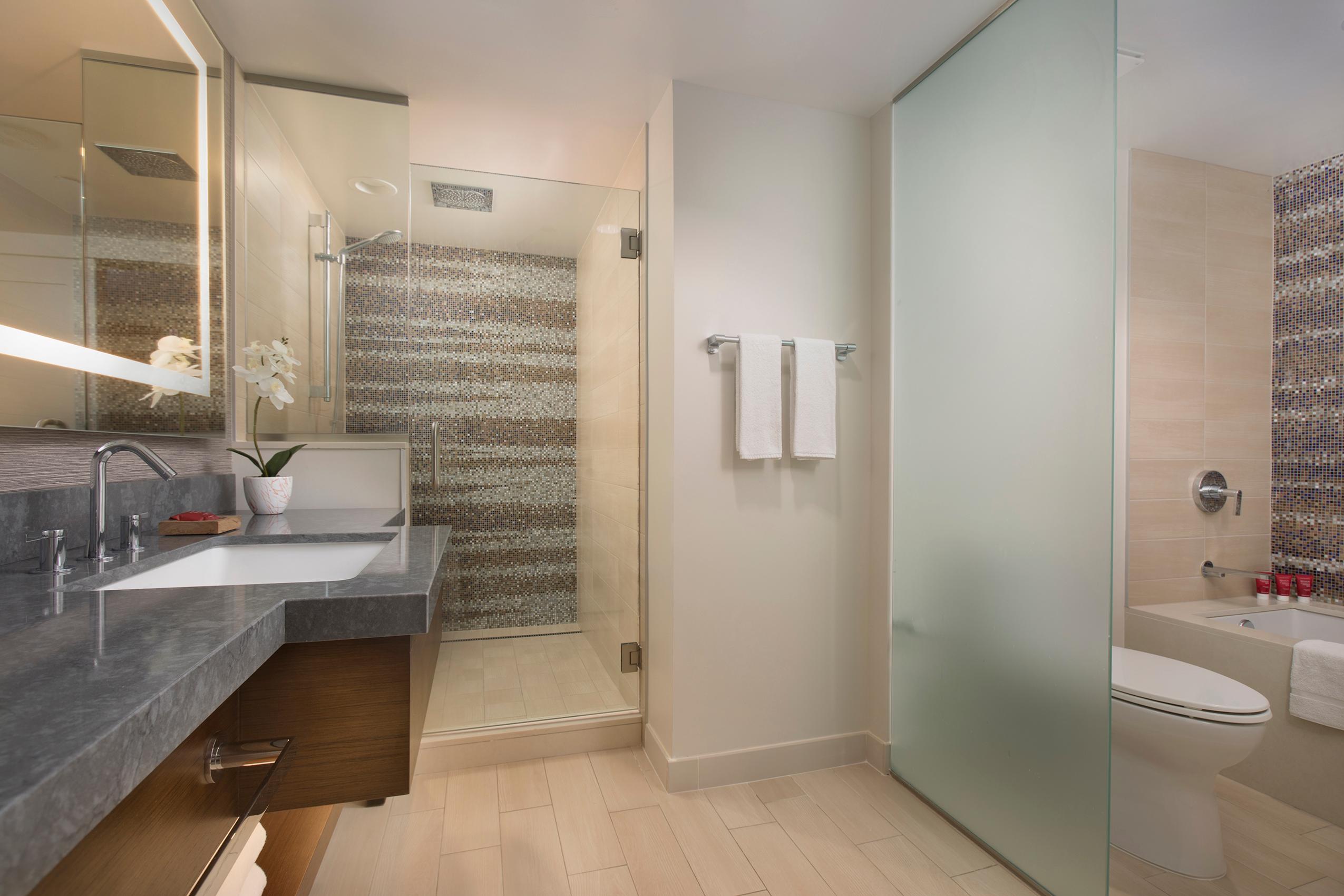 Hyatt Regency Maui Ocean Suite bathroom