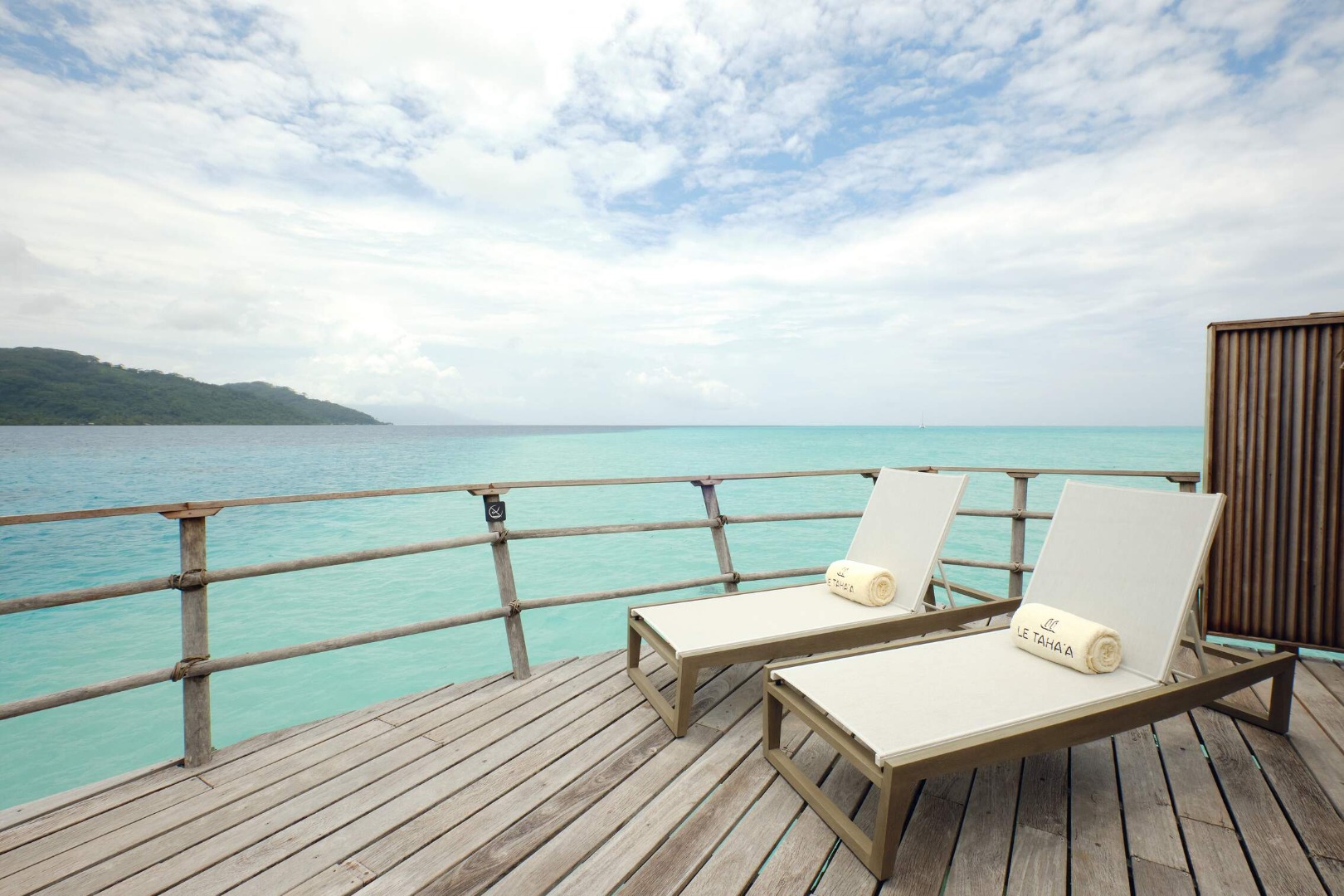 Taha'a & Bora Bora Romantic Honeymoon Package — Taha'a & Bora Bora