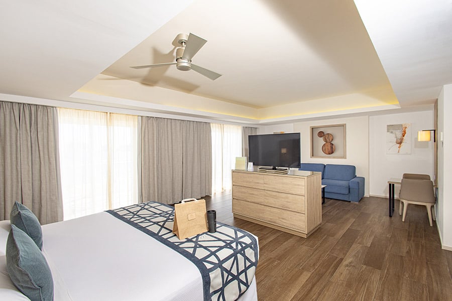 Suite Ocean Front bedroom at RIU Palace Baja California