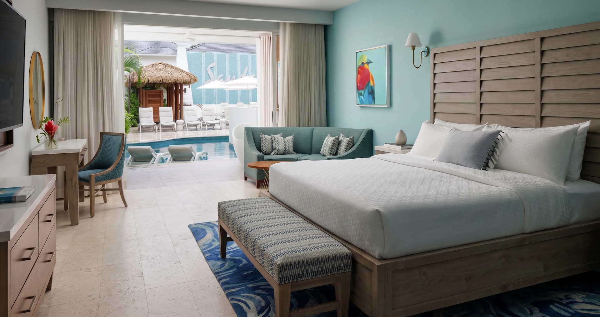 Sandals Caribbean Cay — Crystal Lagoon Hideaway Swim-up Club Level Jr. Suite w/ Patio Tranquility Soaking Tub
