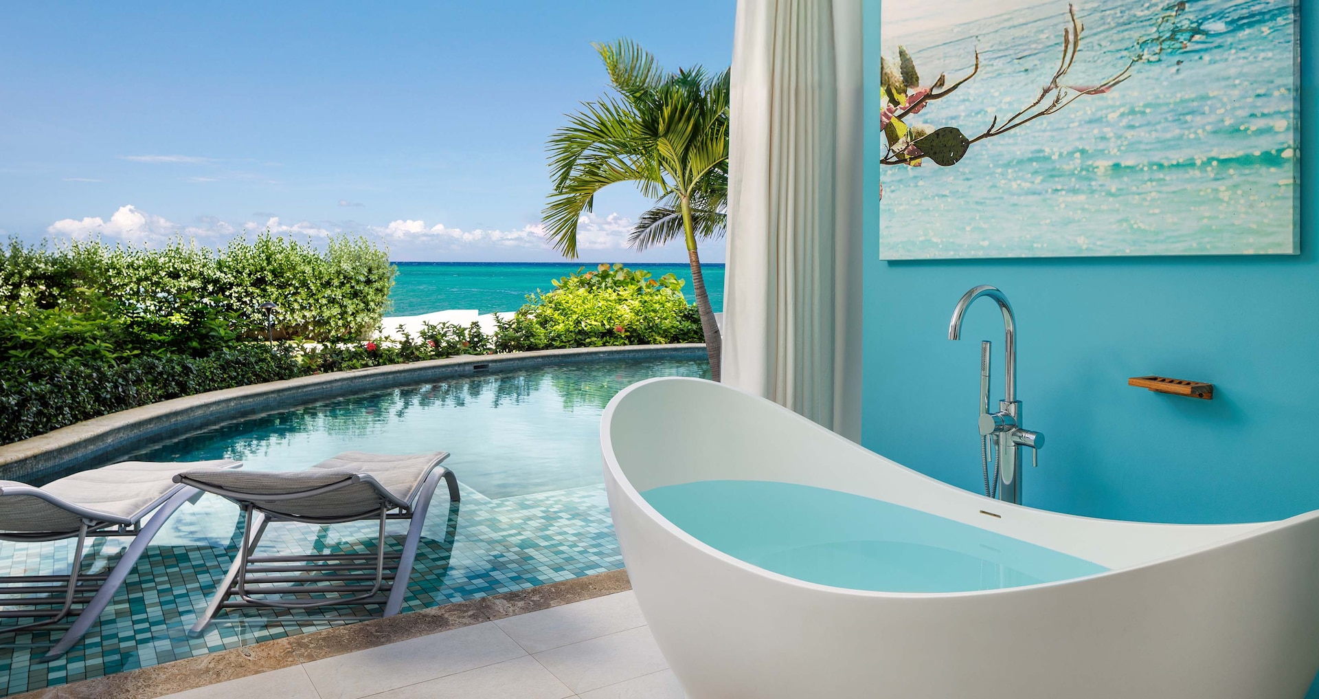 Sandals Montego Bay — Oceanfront Swim-up Club Room w/ Patio Tranquility Soaking Tub