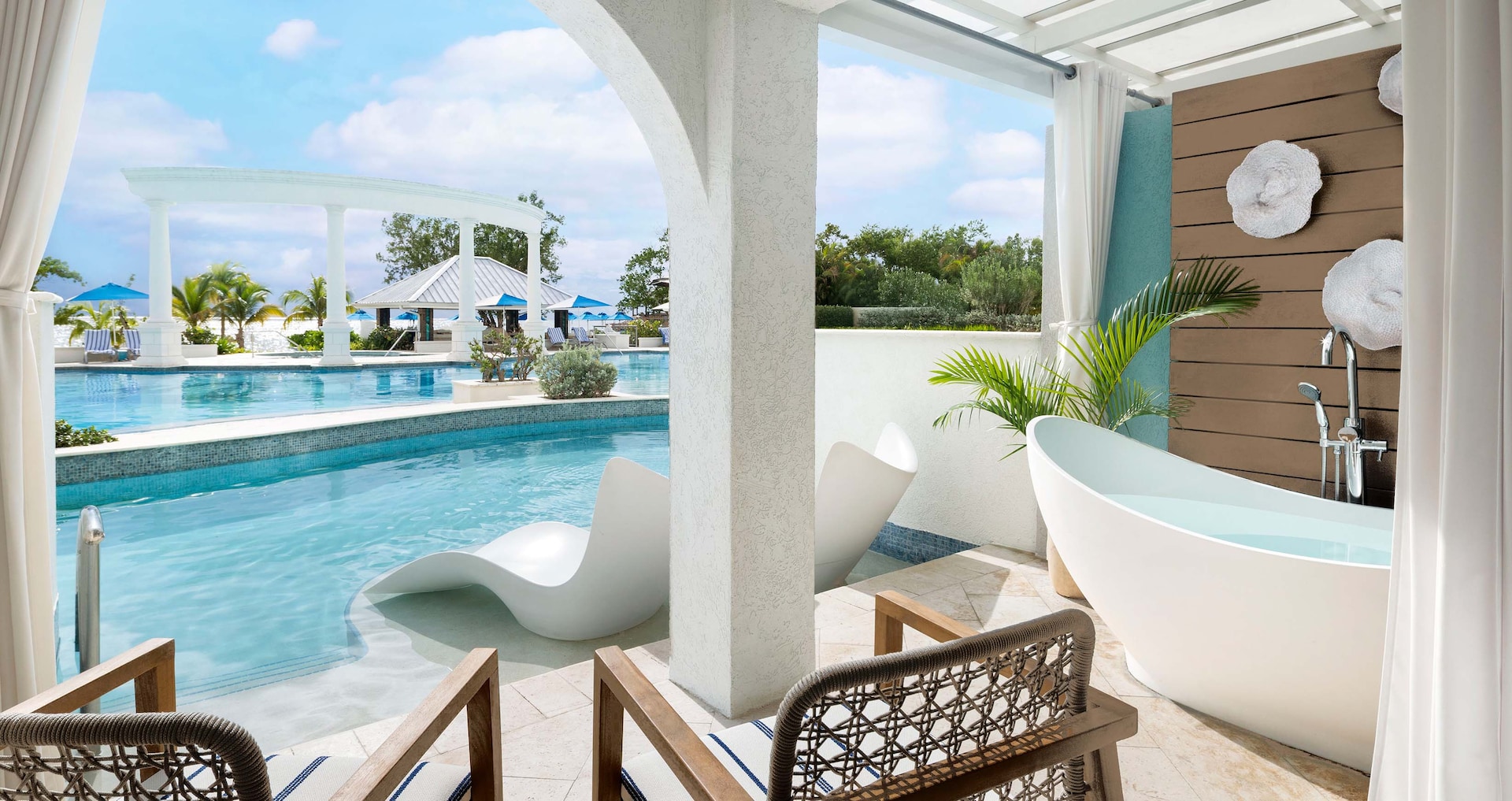 Sandals South Coast — Starlight Beachfront Swim-up Club Level Junior Suite w/ Patio Tranquility Soaking Tub