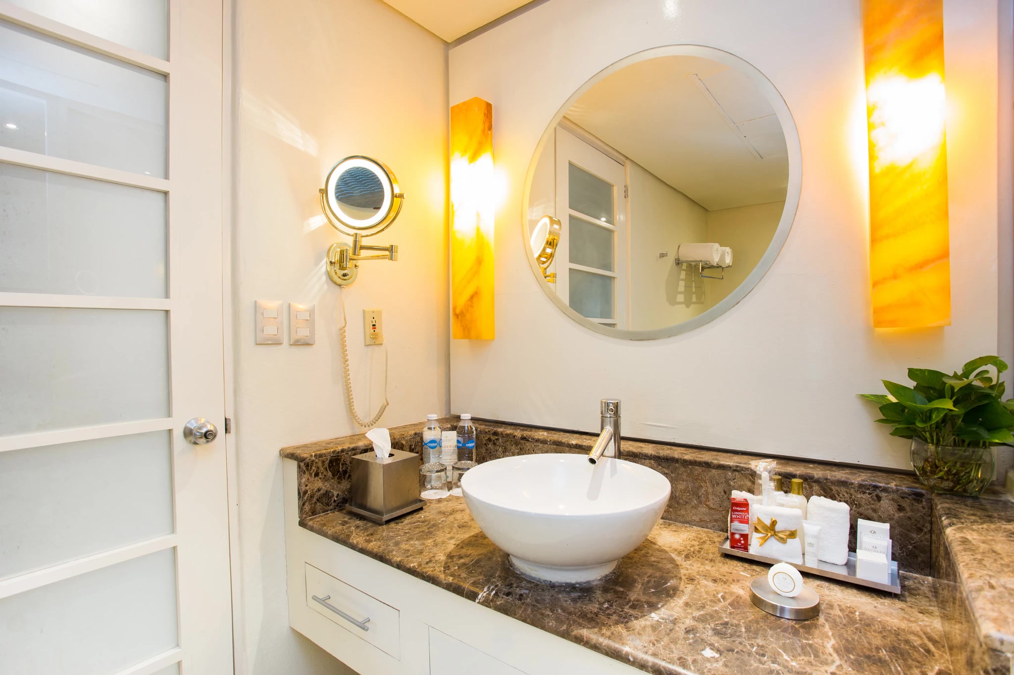 Secrets Aura Cozumel Junior Suite Swim Up bathroom