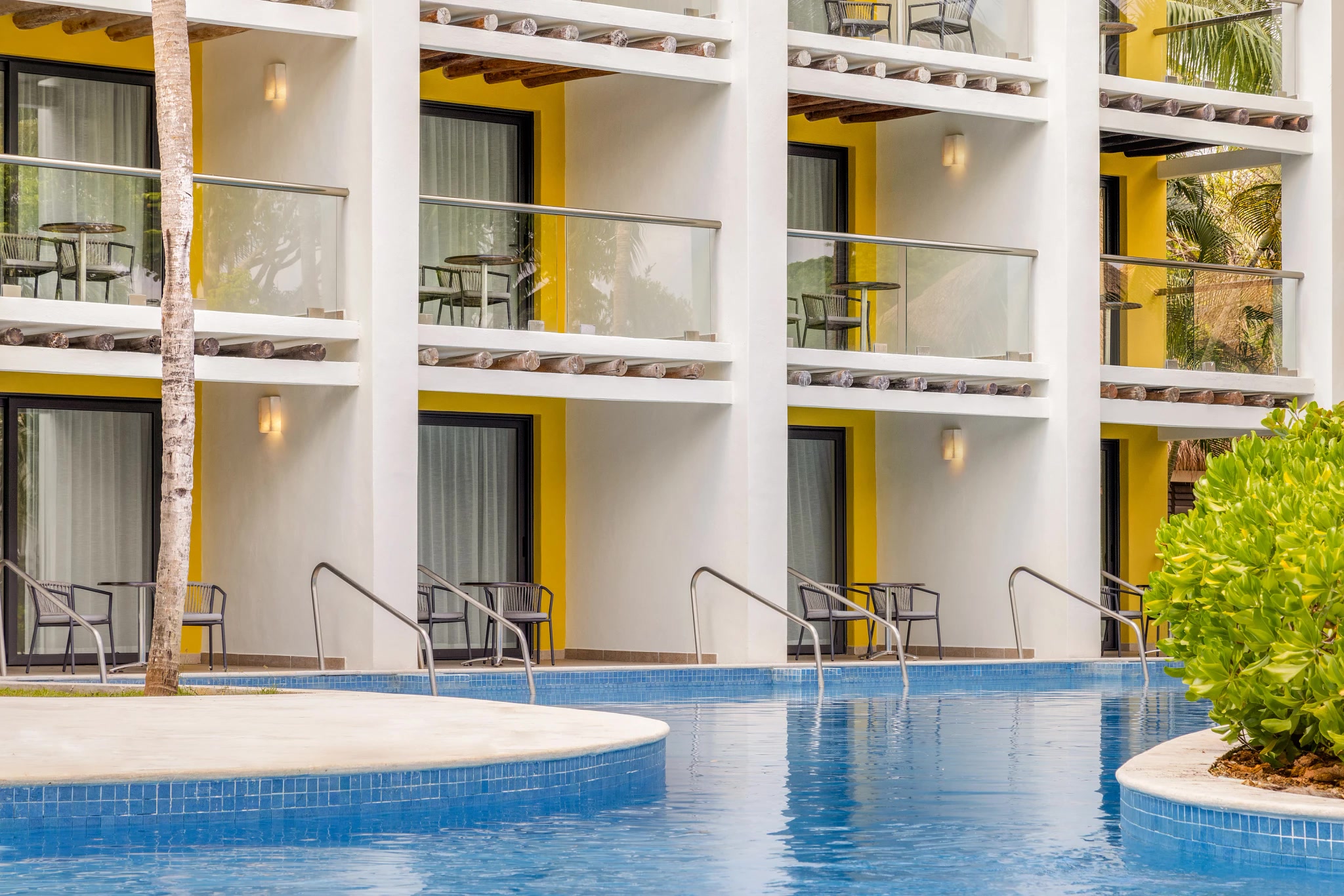 Secrets Aura Cozumel swim-up pool section