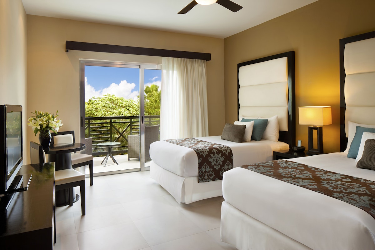 King bedroom in The Fives Beach residence suite