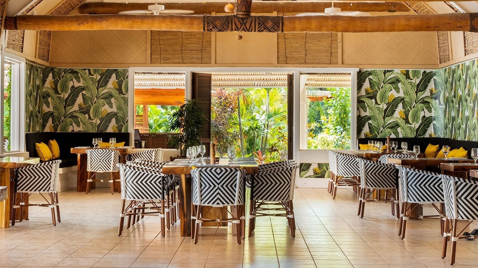 Dining at Musket Cove Island Resort