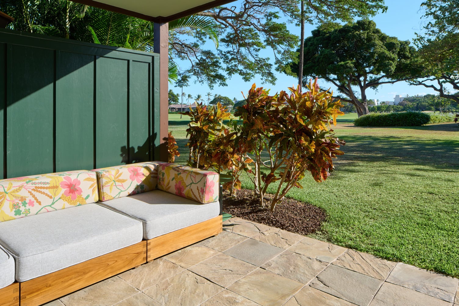 Royal Lahaina Bungalow King — photo 4