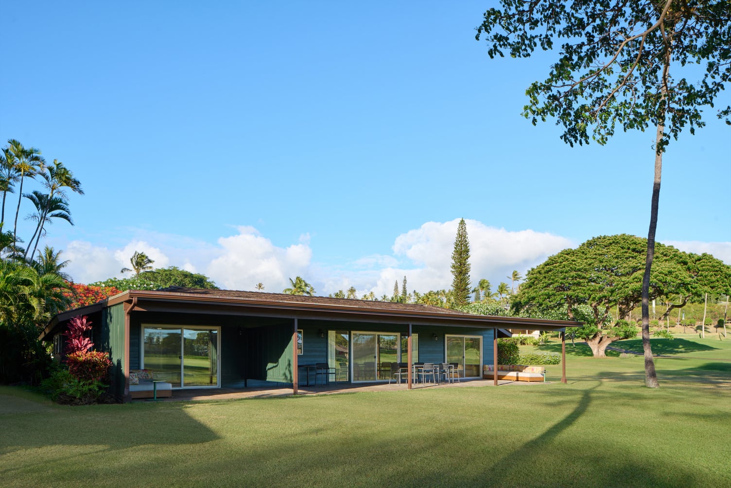 Royal Lahaina Bungalow Two Bedroom Suite — photo 1