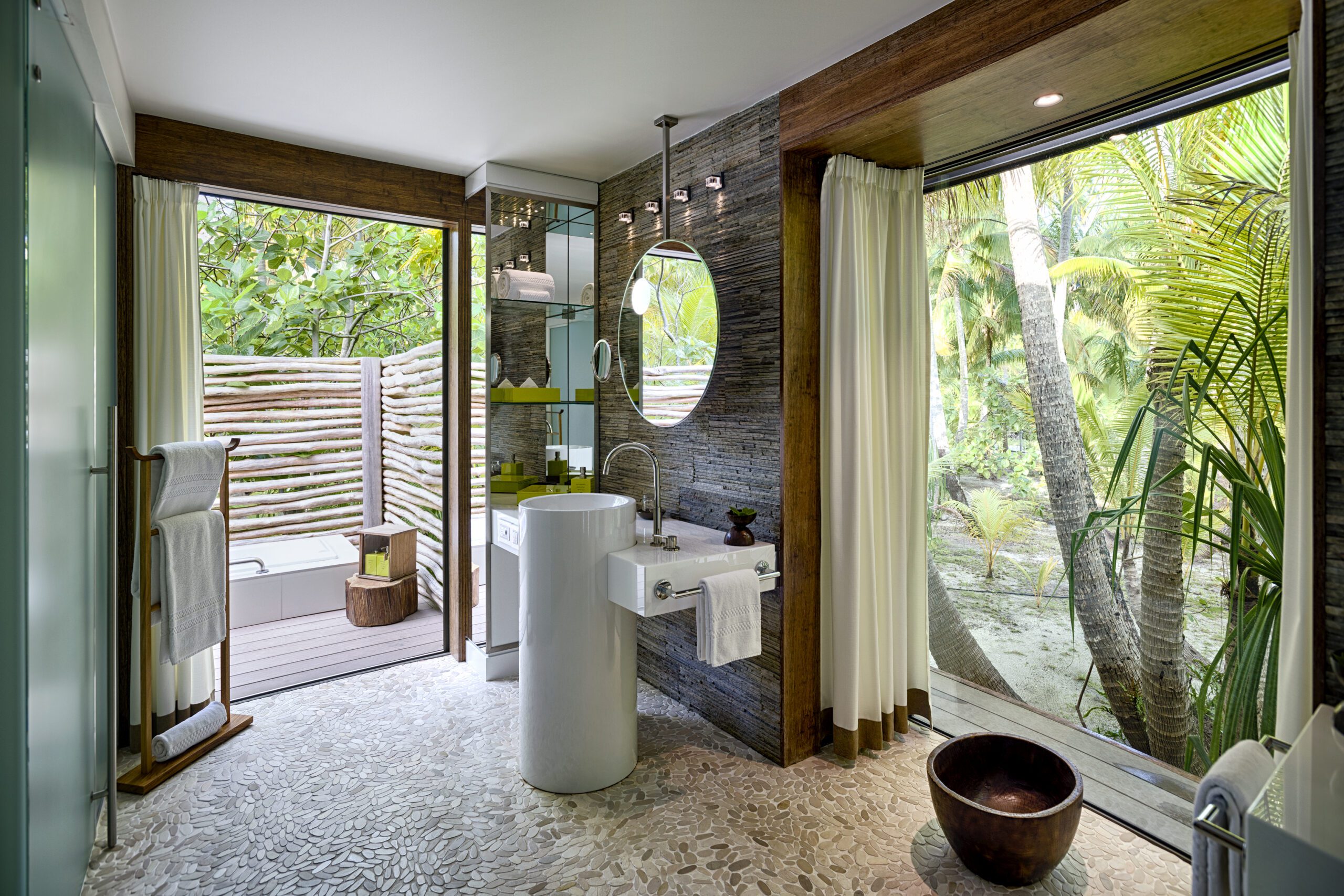 The Brando Family One Bedroom Villa living space