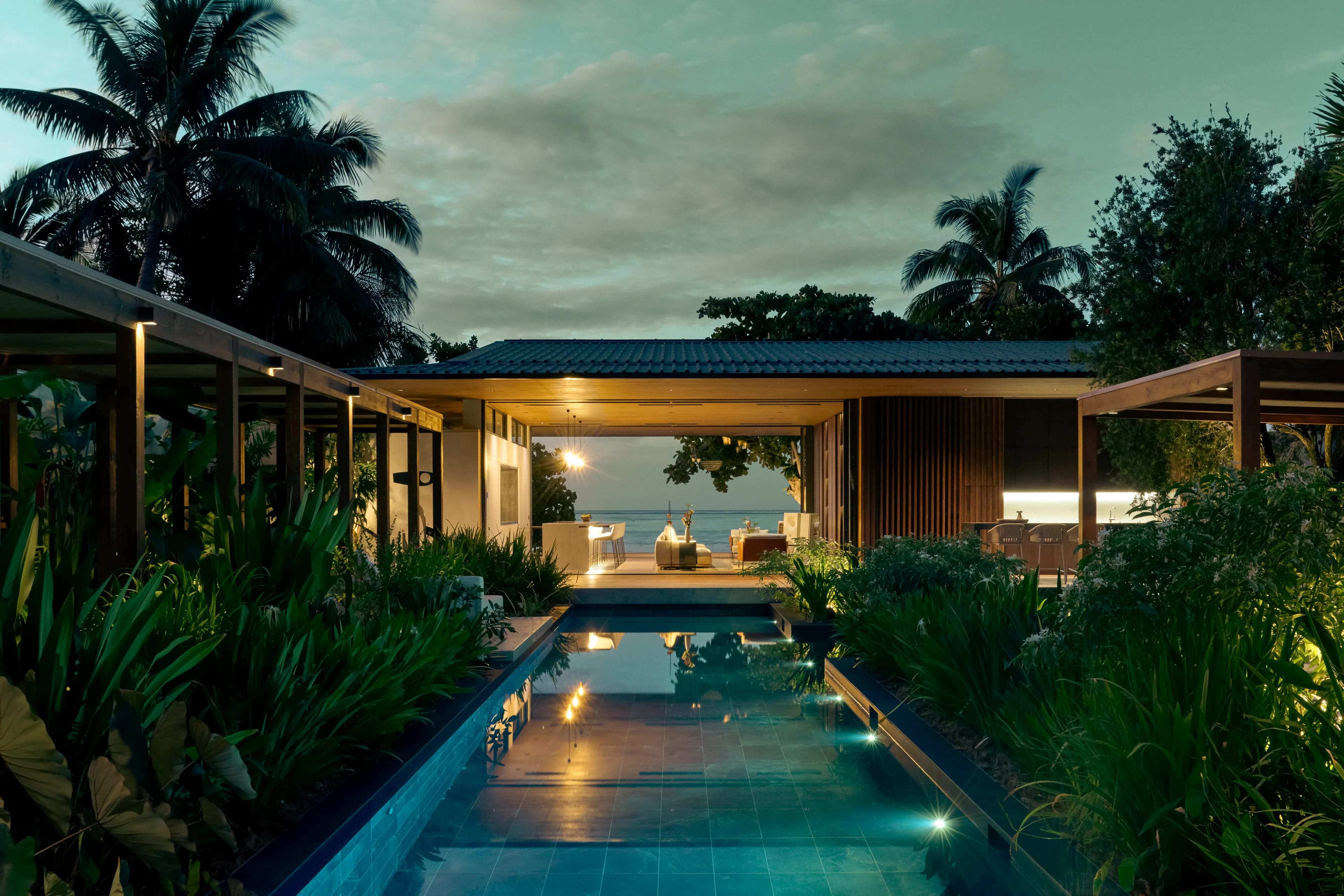 Villa Oro Paraoa Lagoon Villa exterior on the Moorea lagoon