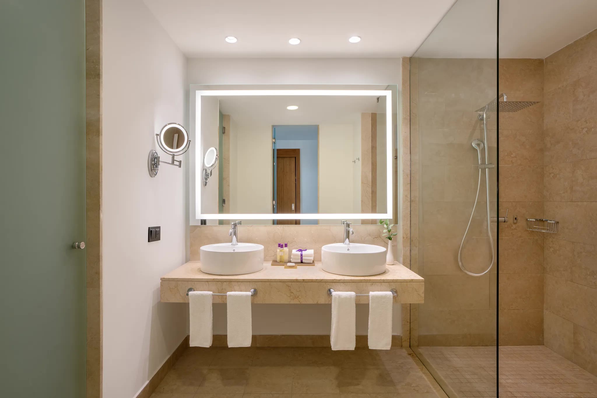 Allure Junior Suite Swim Up bathroom at Breathless Punta Cana