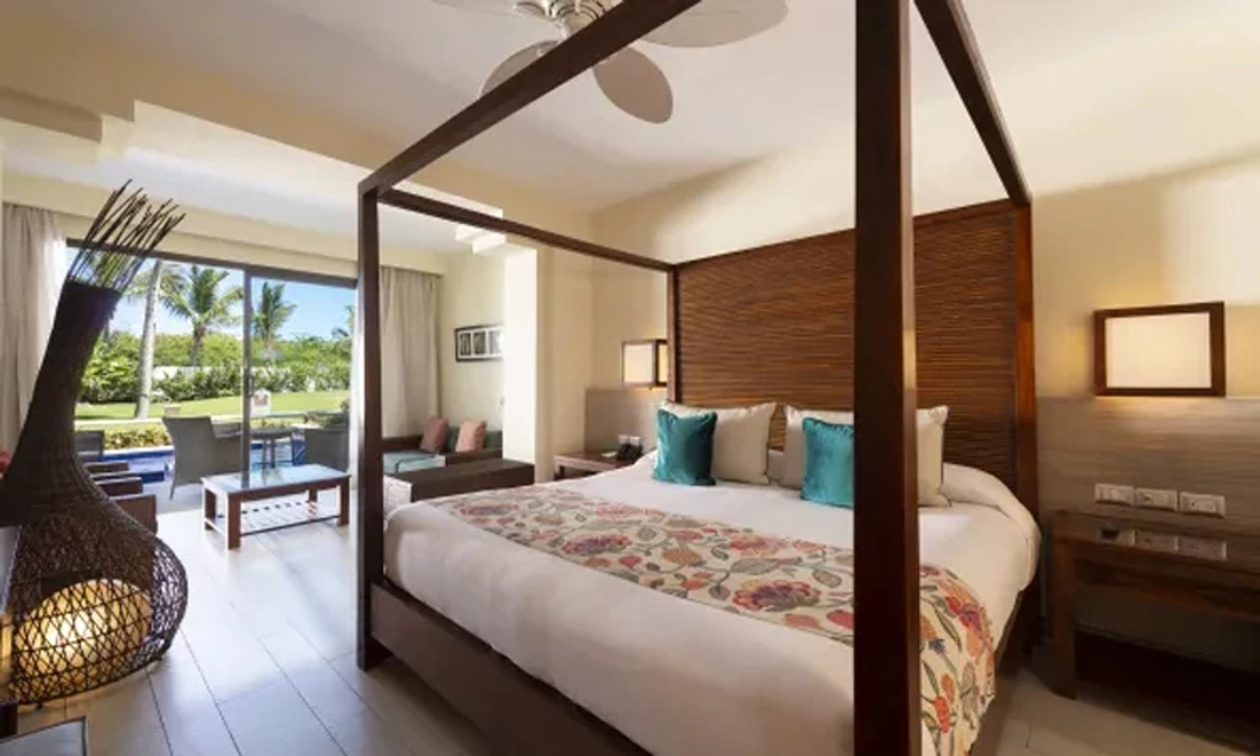 Privileged Romance Deluxe Jr Suite terrace and swim-out pool at Catalonia Royal Bavaro