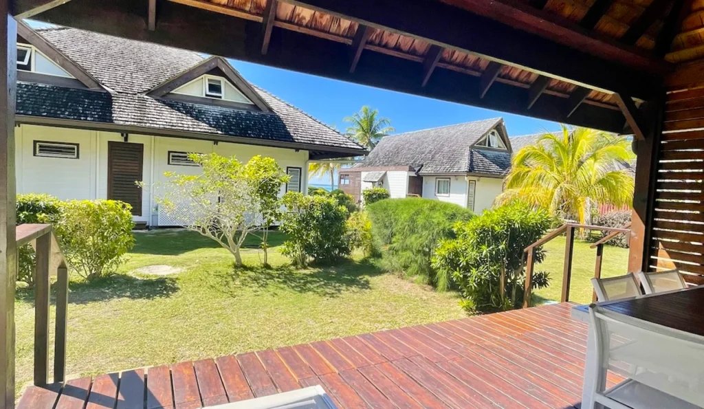 Residence Moorea Sunset Beach Apartments in Tahiti — French Polynesia