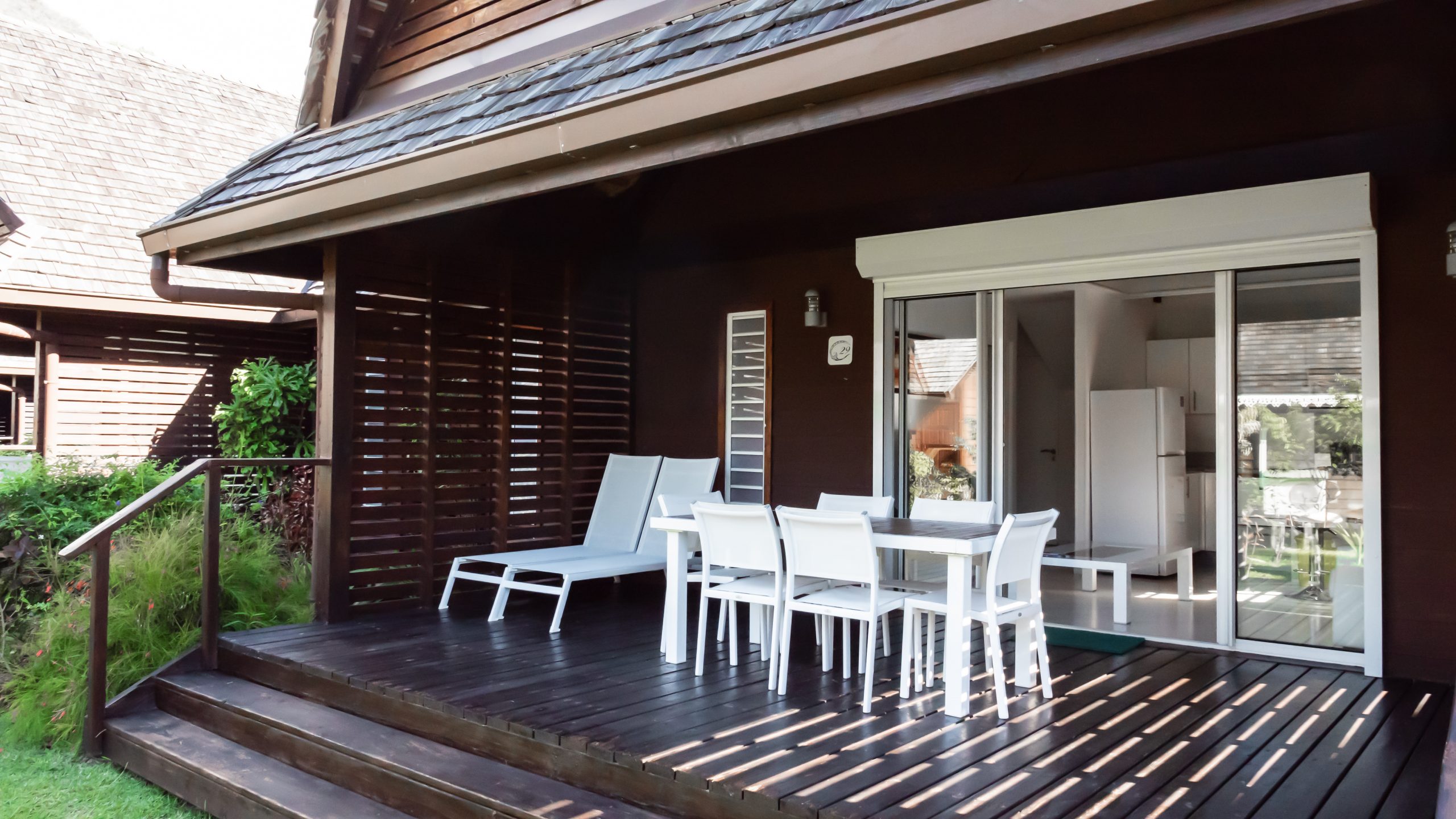 Garden terrace at Residence Moorea Sunset Beach