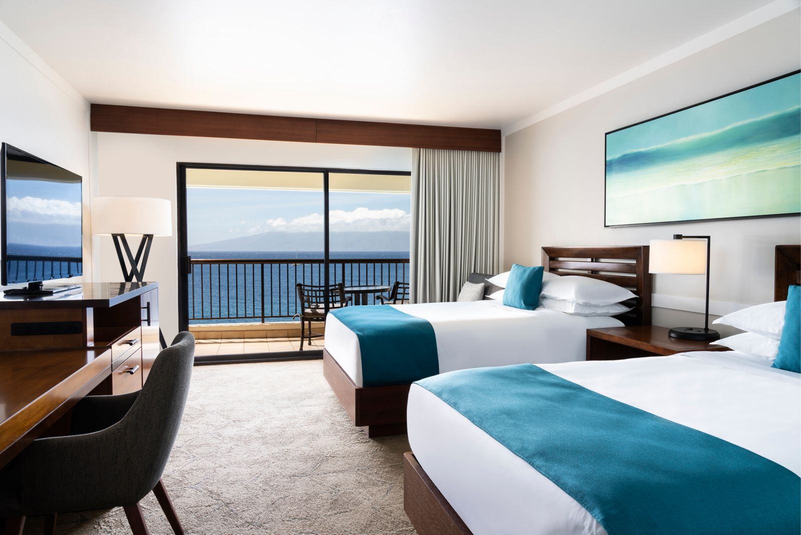 Sheraton Maui Oceanfront room with two double beds and ocean lanai