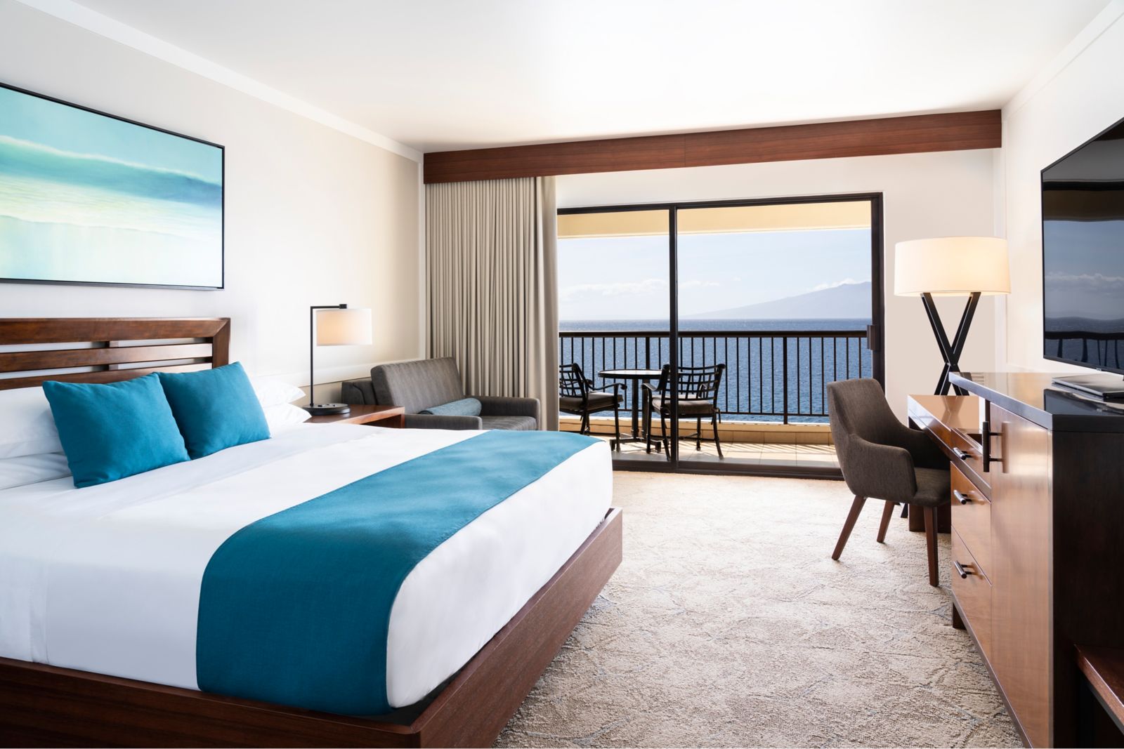 Sheraton Maui Oceanfront king room with Pacific views from inside the room