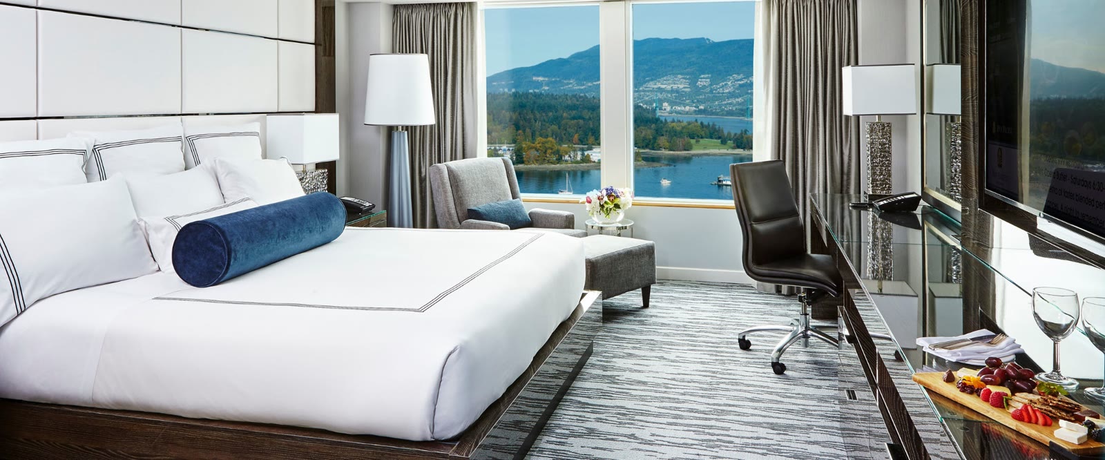 Pacific Club Harbour Room at Pan Pacific Vancouver